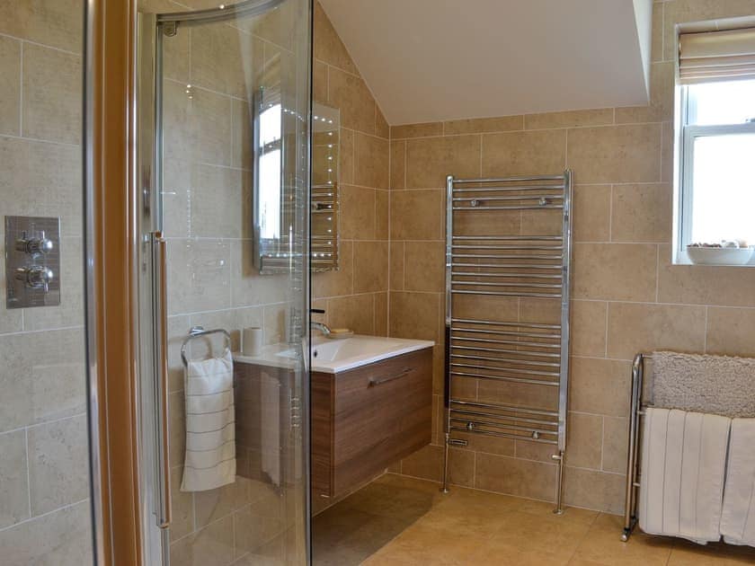 Bathroom with shower | Yonderton House - Yonderton Farm, Dalrymple, near Ayr