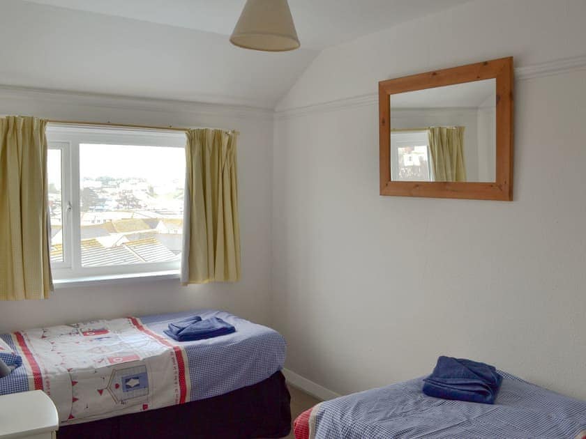 Twin bedroom | Rosehill, Paignton