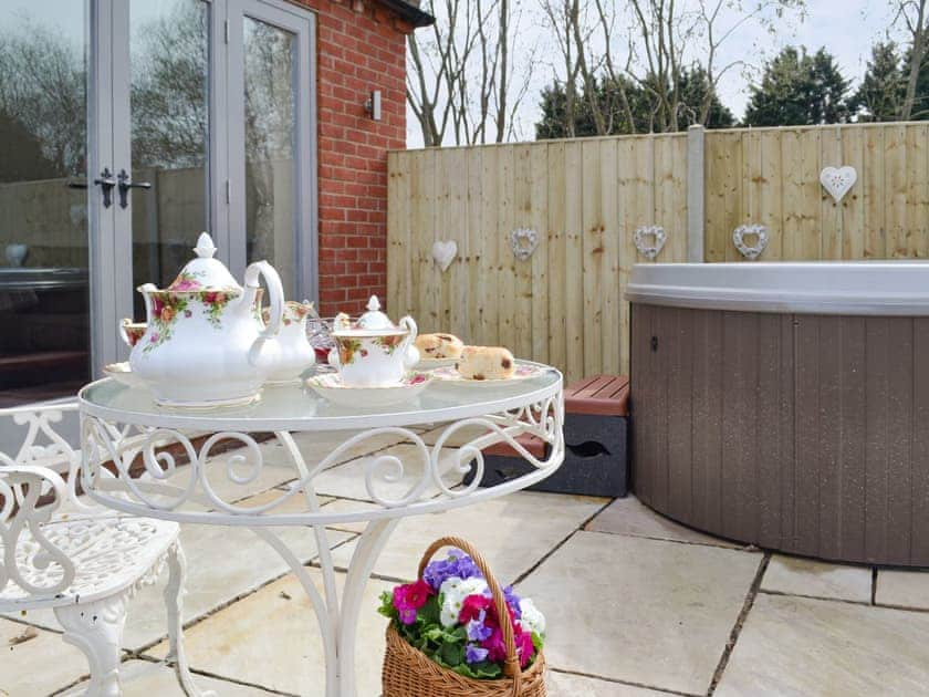 Attractive patio area | Hare’s Home - Thursford Holidays, Thursford, near Fakenham