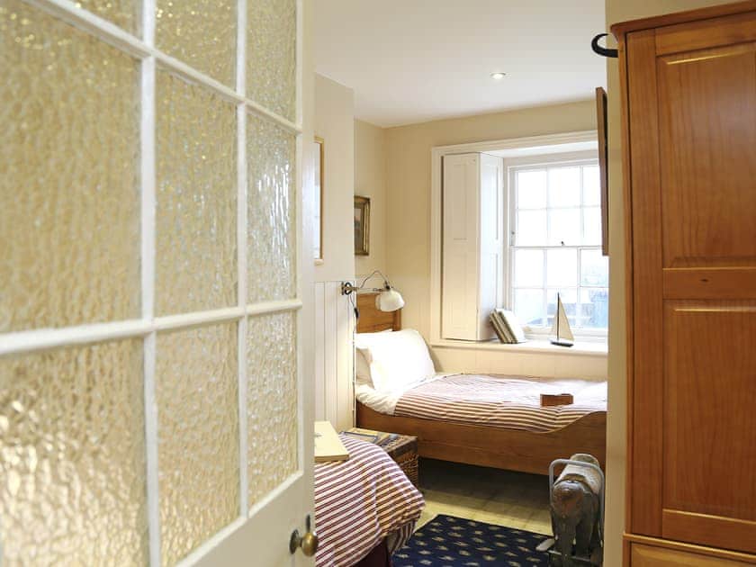 Twin bedroom | Marine Parade, Hythe