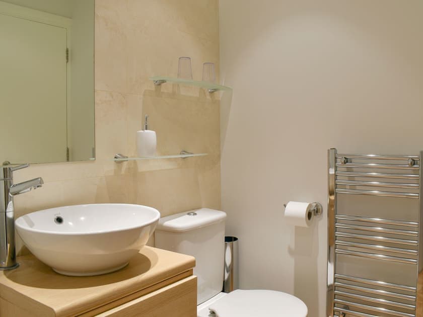 Shower room | Sandcastles, Swanage