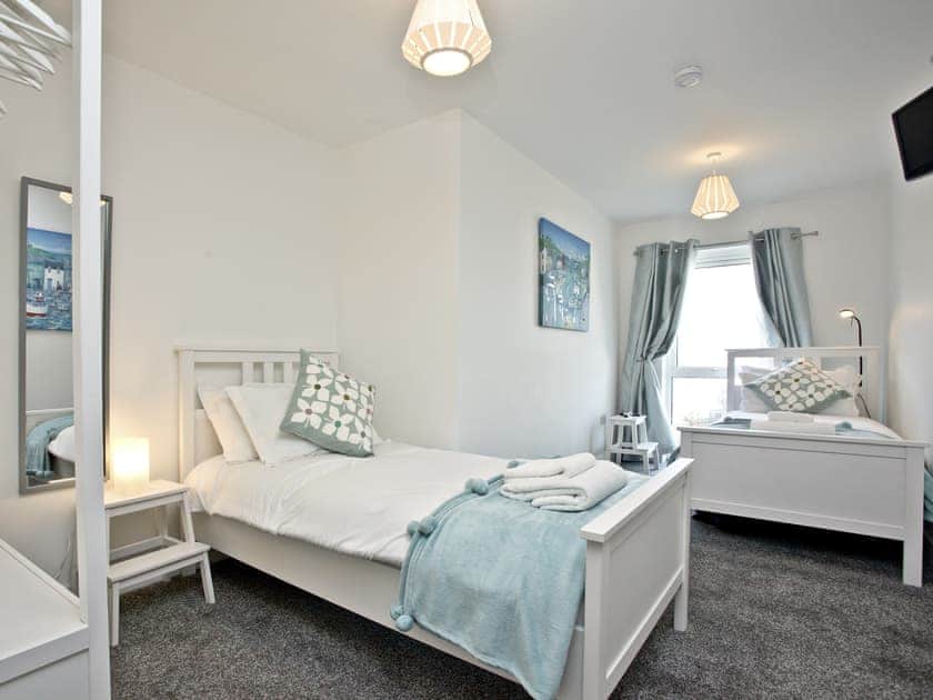 Charming twin bedroom | Fistral Escape - Ocean 1 Apartments, Newquay