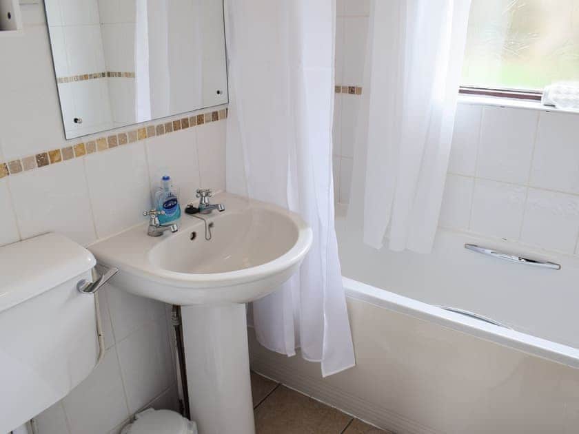 Bathroom | Ghyllside 3 - The Falls, Ambleside