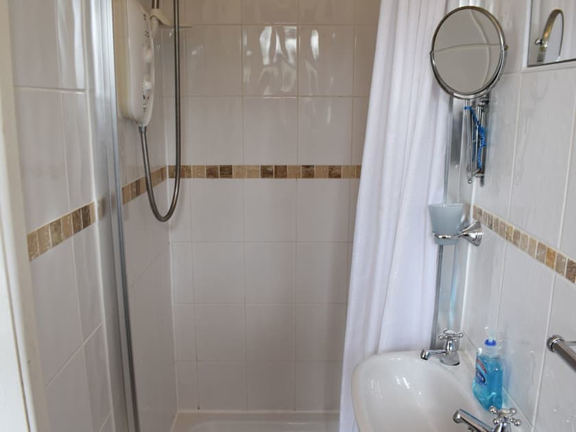 Shower room | Ghyllside 3 - The Falls, Ambleside