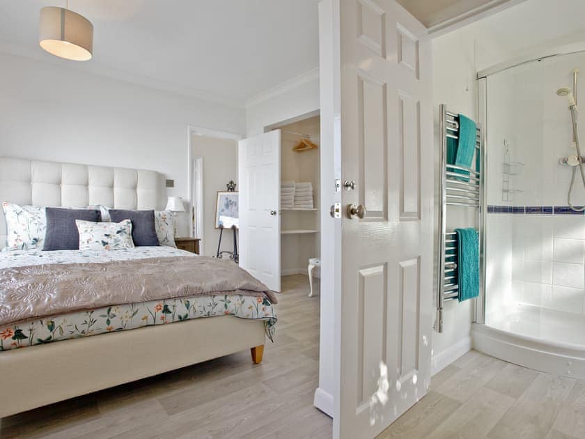 Spacious master bedroom | Hawks Ridge, Downderry