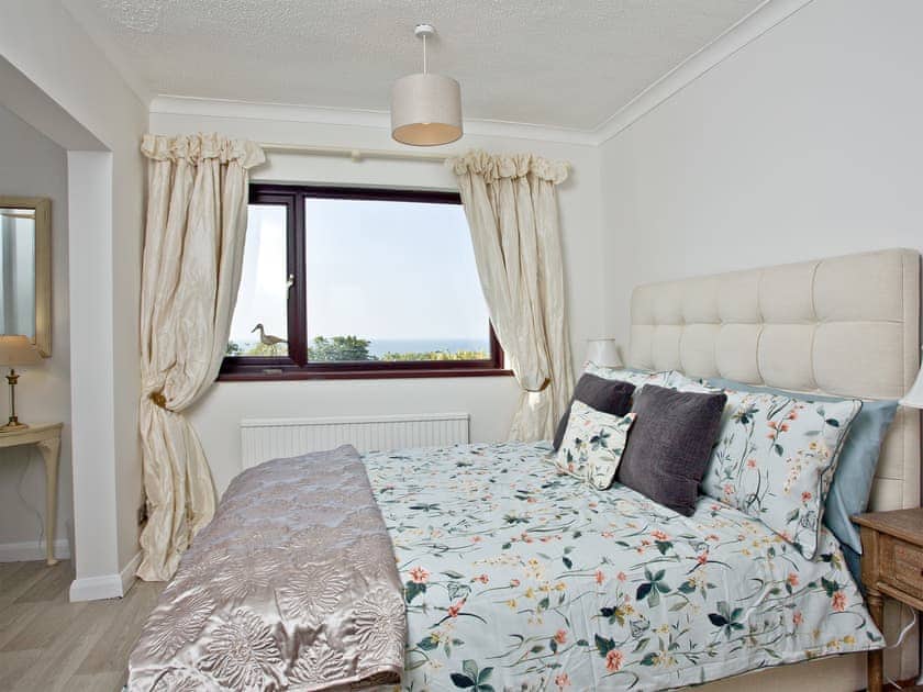 Comfortable double bedroom | Hawks Ridge, Downderry