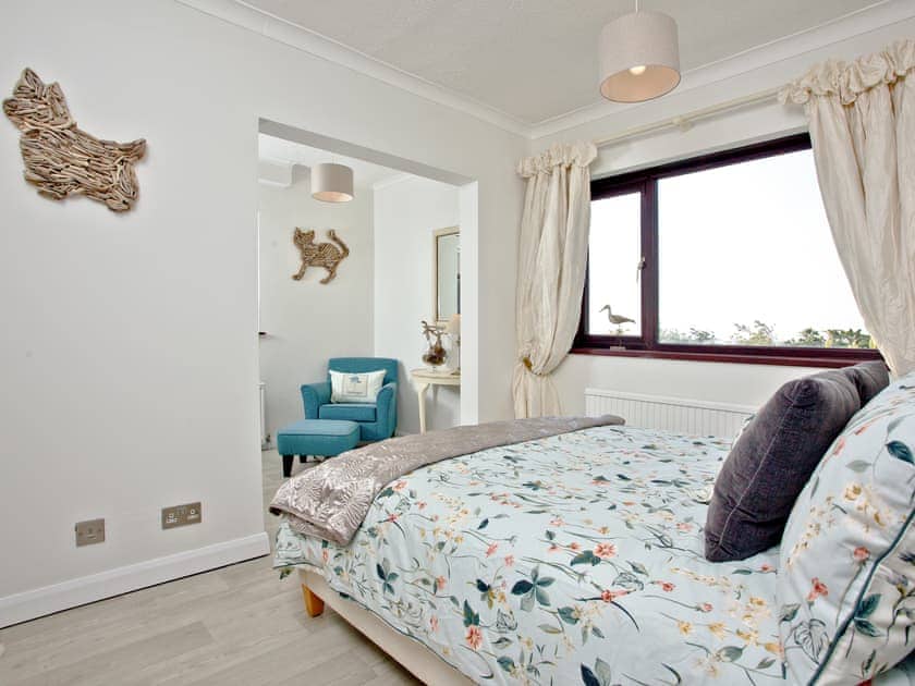Attractive double bedroom | Hawks Ridge, Downderry