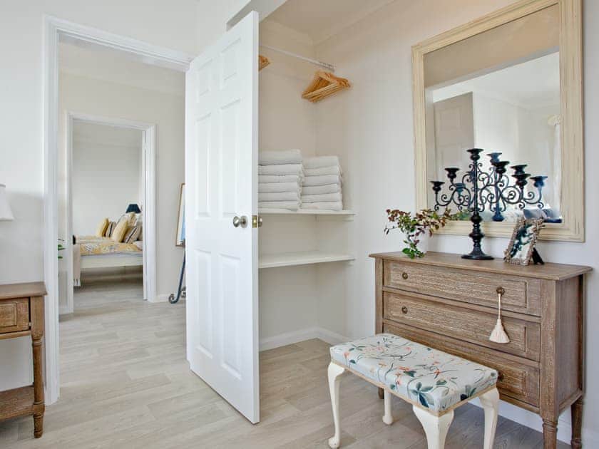 Dressing area | Hawks Ridge, Downderry
