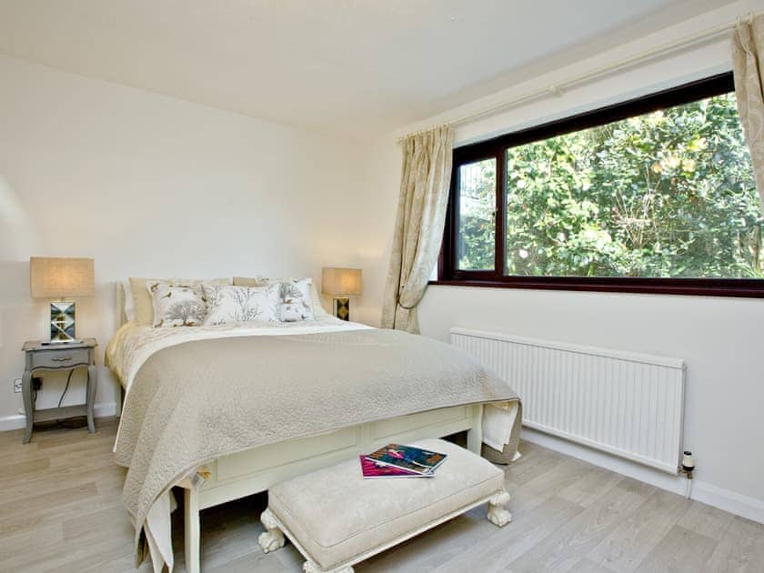 Well presented double bedroom | Hawks Ridge, Downderry