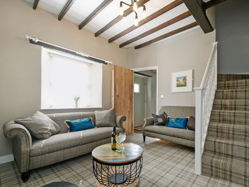 Stylishly furnished living room | Pinfold Cottage, Richmond