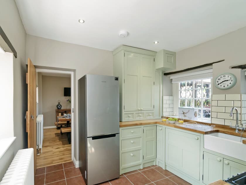 Light and airy country kitchen | Pinfold Cottage, Richmond