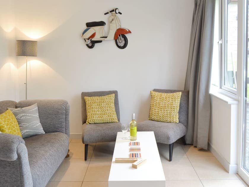 Light and airy living area | Happys - Happys and Gracelands, Lelant, near St Ives