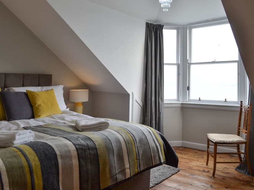 Bedroom with super king zip and link twin beds | FircliffThe House on Bute, Port Bannatyne, near Rothesay, Isle of Bute