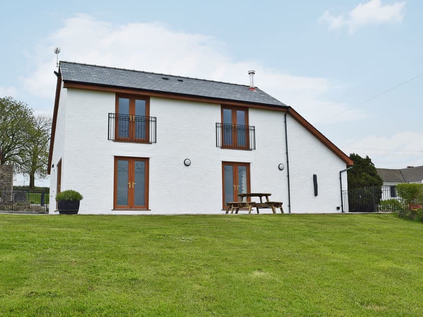 Attractive holiday home | Y Hendy Llaeth, Red Roses, near Whitland