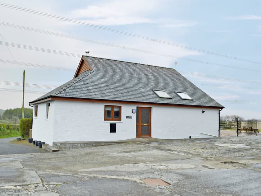Attractive holiday home | Y Hendy Llaeth, Red Roses, near Whitland