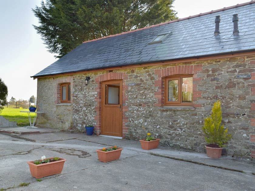 Exterior | Hen Llaeth - Blaenhirbant Isaf Cottages, Cwmsychpant, near Lampeter