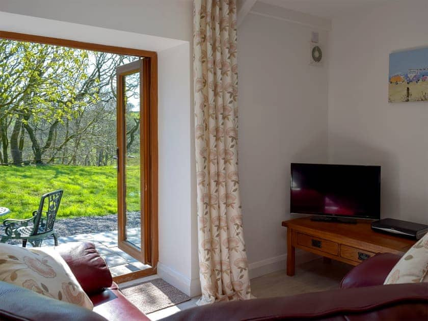 Open plan living space | Hen Llaeth - Blaenhirbant Isaf Cottages, Cwmsychpant, near Lampeter