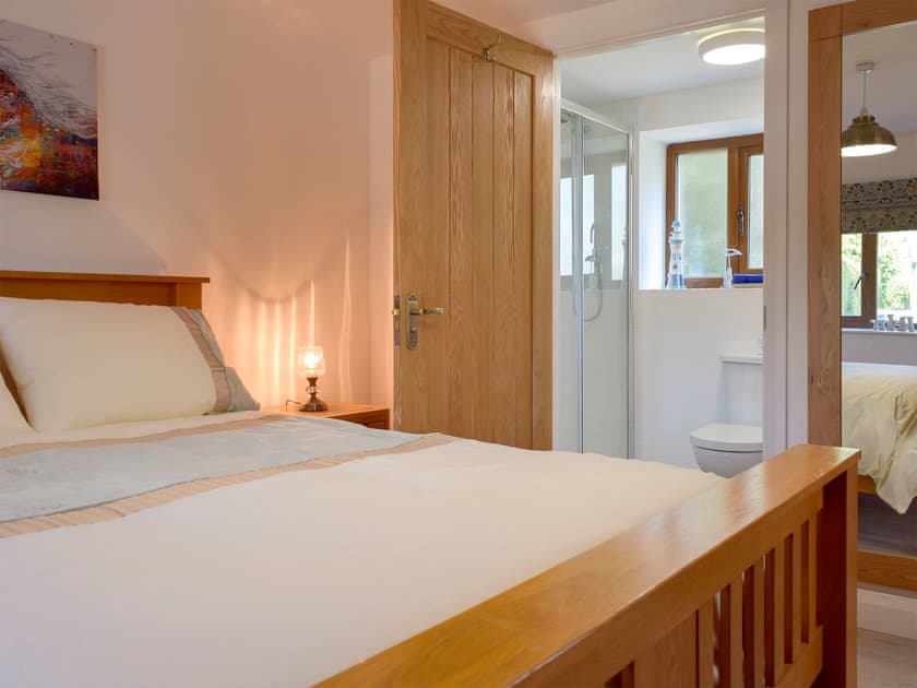 Double bedroom | Hen Llaeth - Blaenhirbant Isaf Cottages, Cwmsychpant, near Lampeter