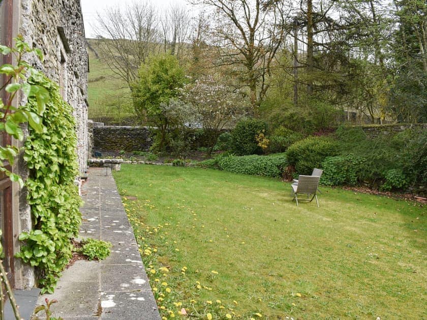 Enclosed lawned garden | Yew Tree Farm, Low Newton