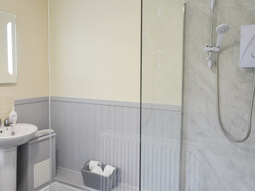 Shower room | Sheilas Cottage, Christon bank, near Alnwick