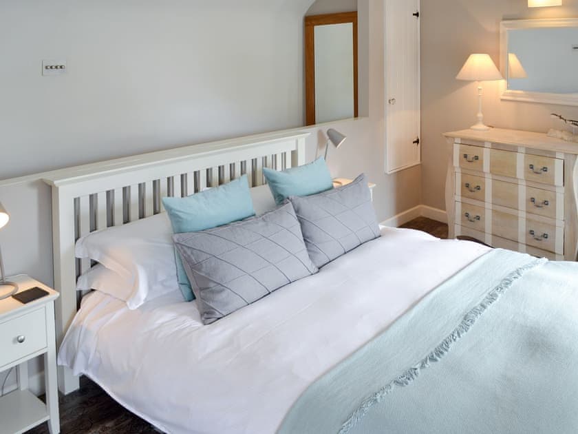 Relaxing double bedroom | The Old Stores, Mousehole, near Penzance