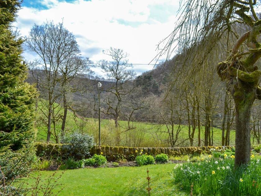 Surrounding area | Hardcastle Crags Cottage, Midgehole, Hebden Bridge