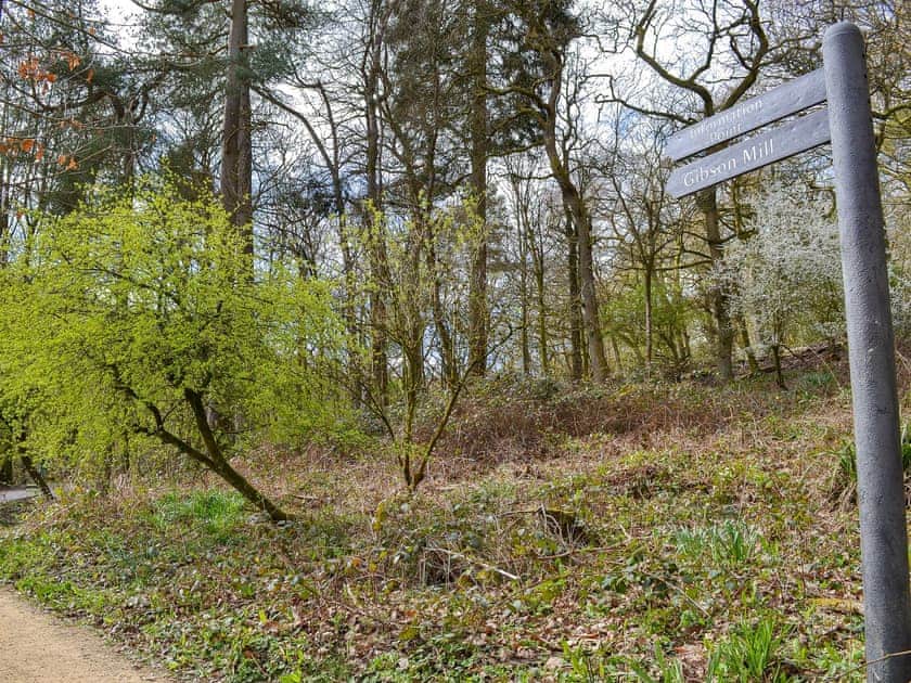 Surrounding area | Hardcastle Crags Cottage, Midgehole, Hebden Bridge
