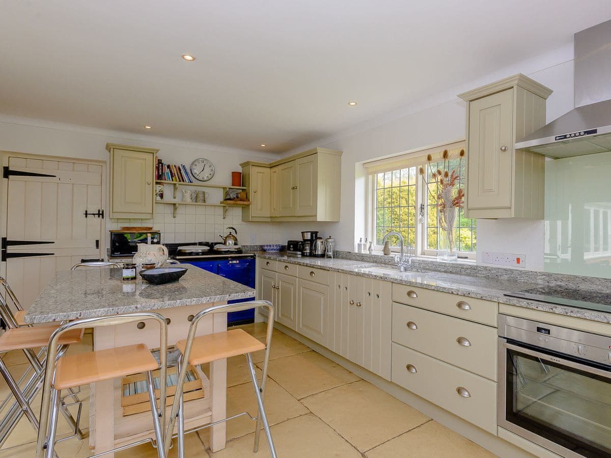 Riverside Cottage Ref M76510 In Winchester Hampshire Mulberry