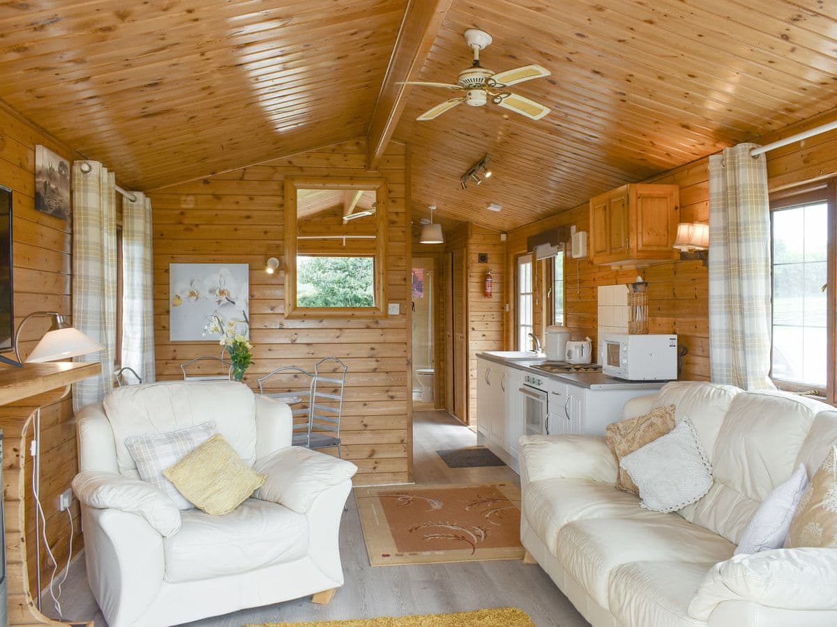 Llama Lodge - Holiday lodge in South West England - Image 3