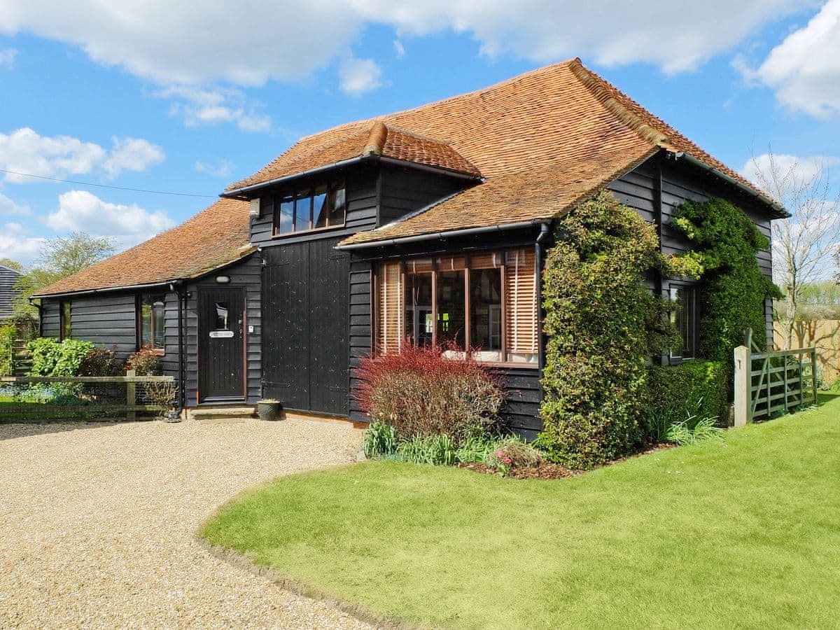 Latters Farm Barn Ref M76099 In Tudeley Kent Mulberry Cottages