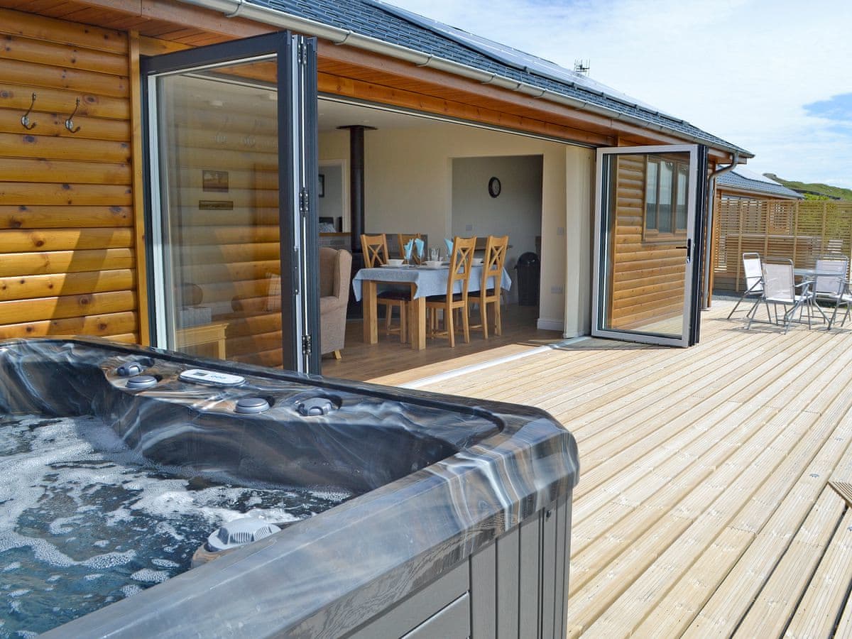 The Lodges - Bluebell Lodge - Image 1
