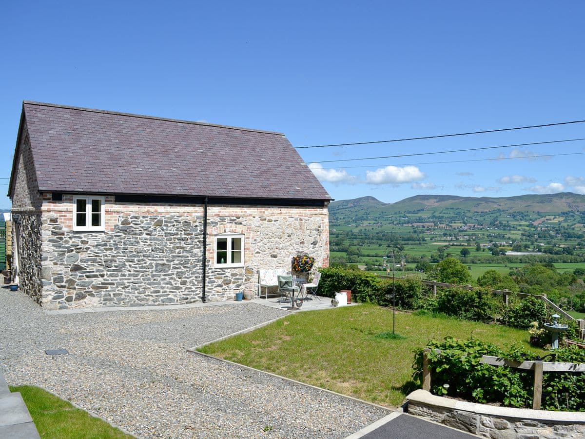 Self-catering cottages in Mold and the Clwydian Range