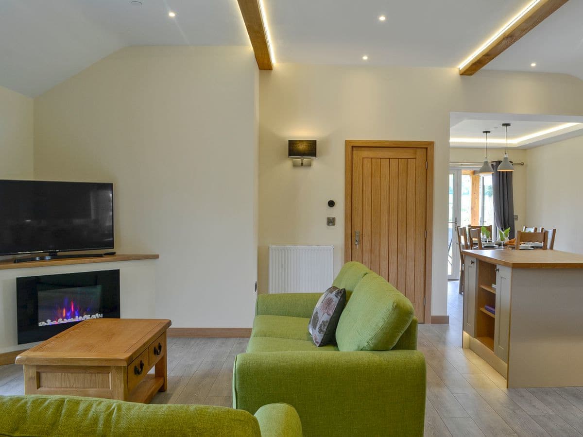 Woodland Lodge - Image 2