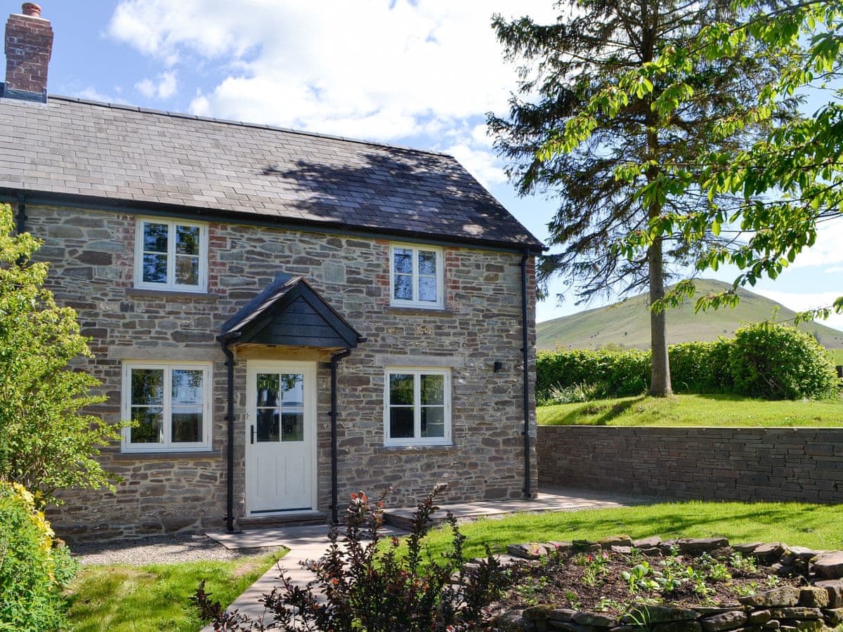 Pentwyn Cottage Ref Uk11829 In Talgarth Near Brecon Powys