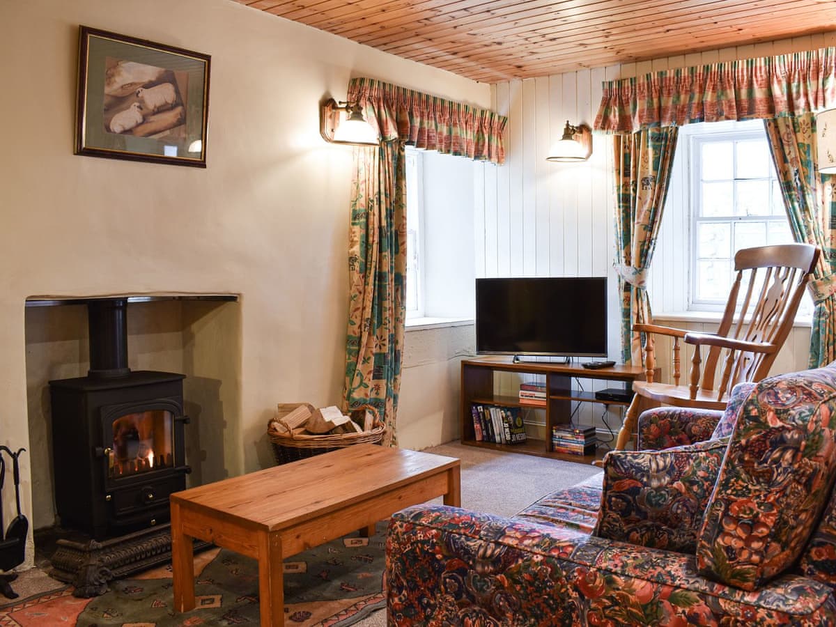 Burnmouth holiday cottage near Angus and Glenshee