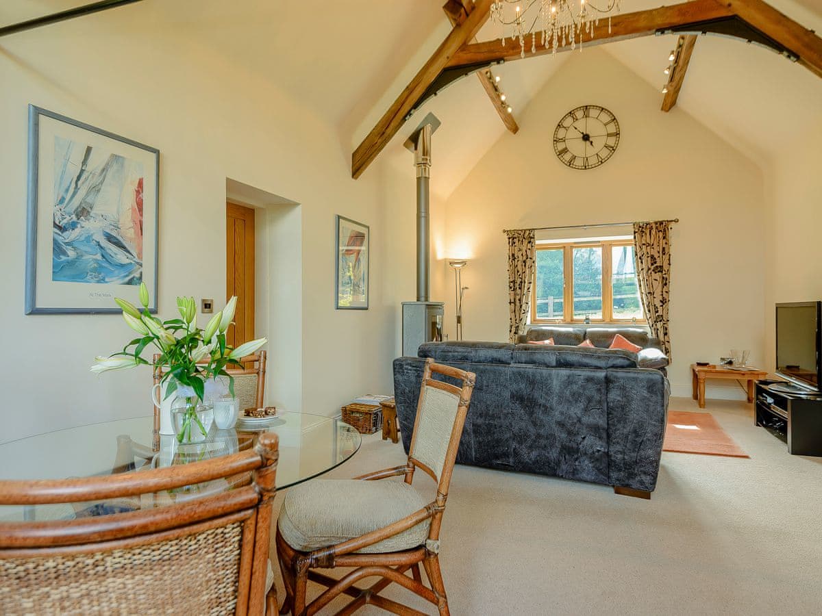 Courtyard Lodge - Holiday Lodge in Central England - Image 4