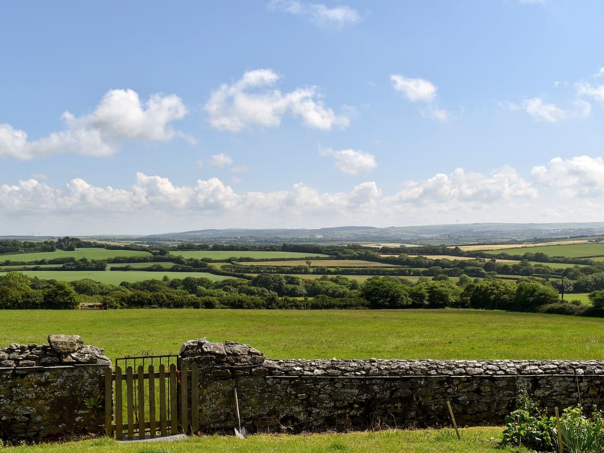 Trentinney Farm Holiday Cottages Round House Ref Uk12083 In St