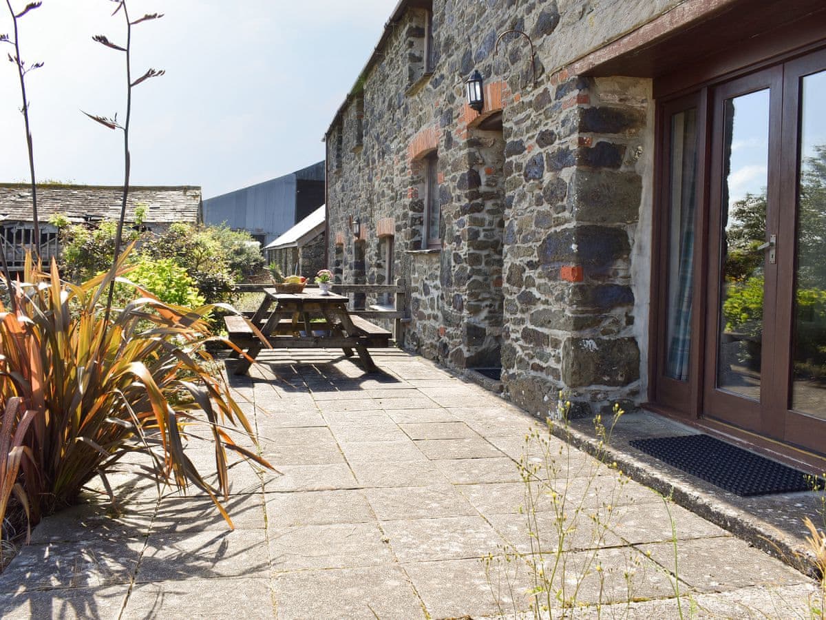 Trentinney Farm Holiday Cottages Haywain Ref Uk12084 In St