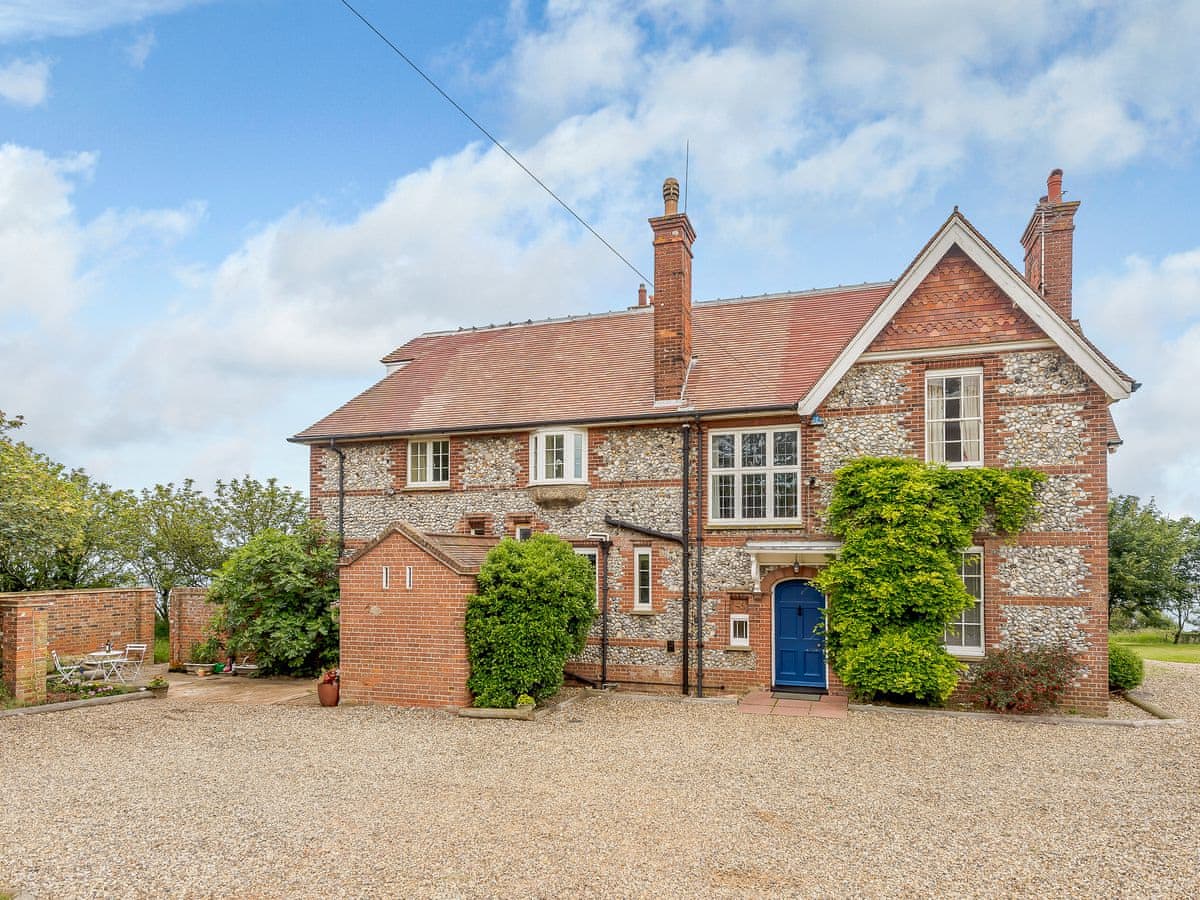 Cliff House Ref Uk11792 In Trimingham Near Cromer Norfolk