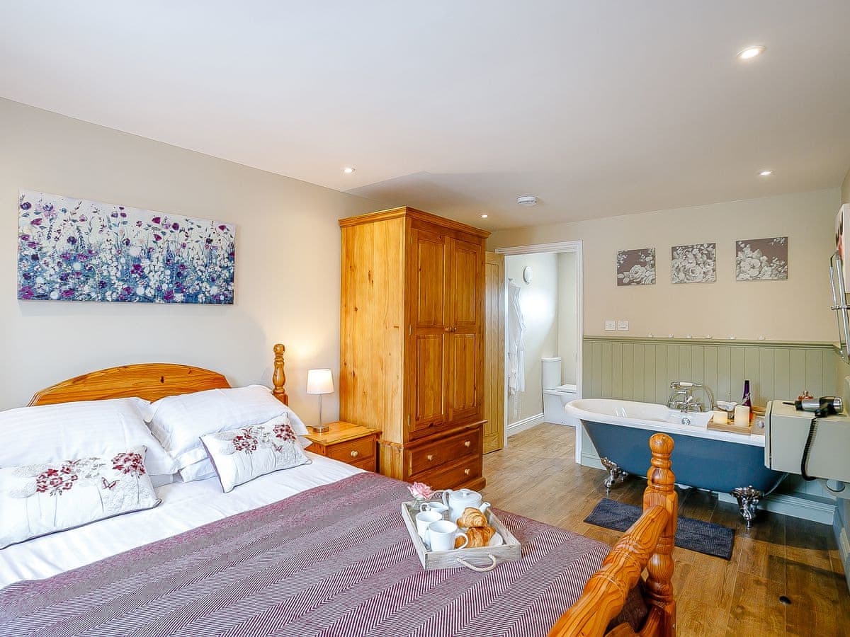 Wits End Cottage Ref Uk11125 In Roughton Near Woodhall Spa