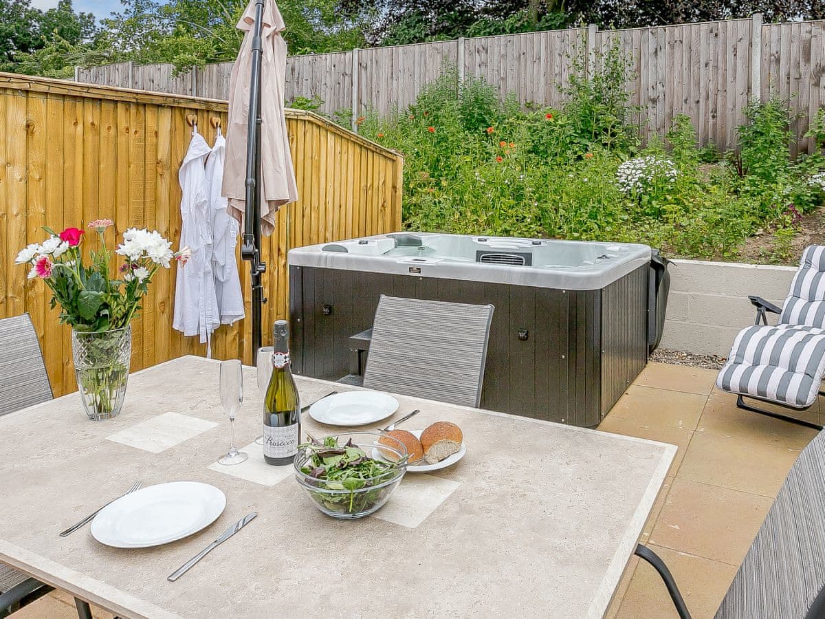 Wits End Cottage Ref Uk11125 In Roughton Near Woodhall Spa