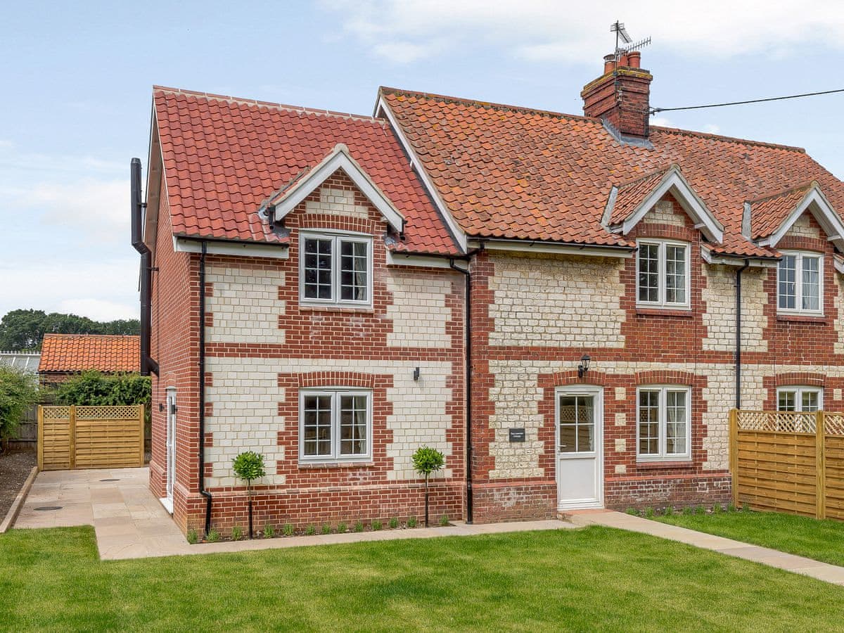 Hall Lane Cottages - Sea Lavender Cottage