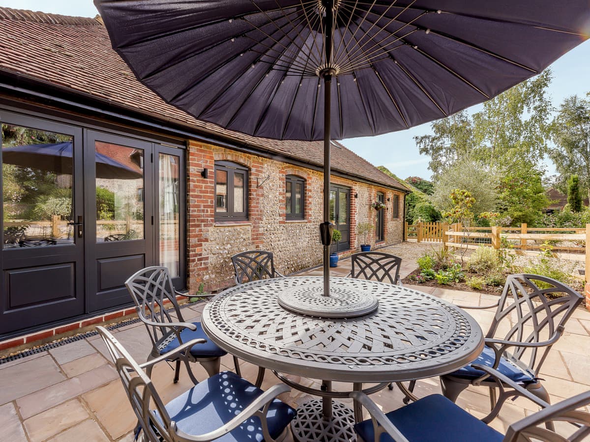 The Lodge at Oldbury Barns - Holiday Lodge in Southern England - Image 3