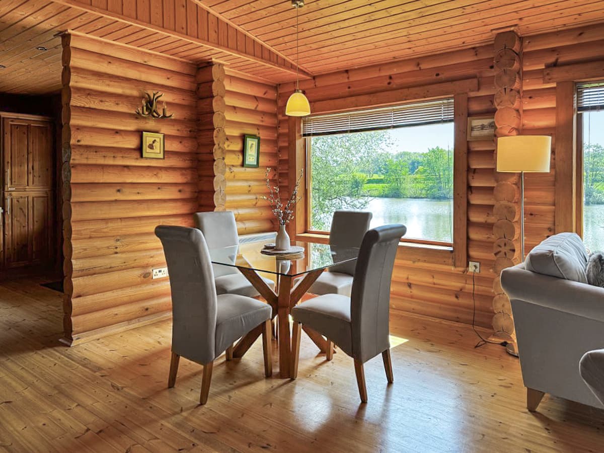 Kingfisher Lodge - Holiday lodge in Central England - Image 3