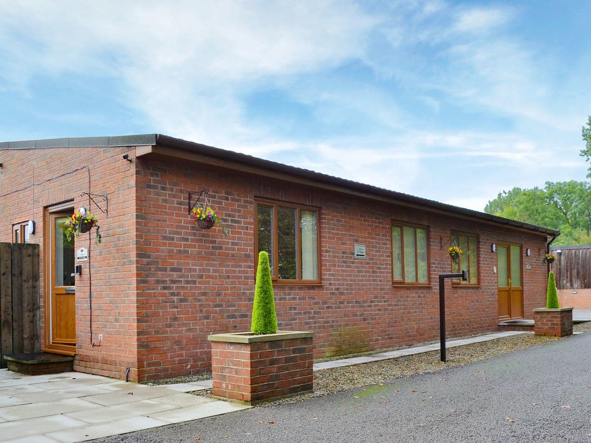 Nelson Parks Rose Cottage Ref Uk13061 In Strensall Near York