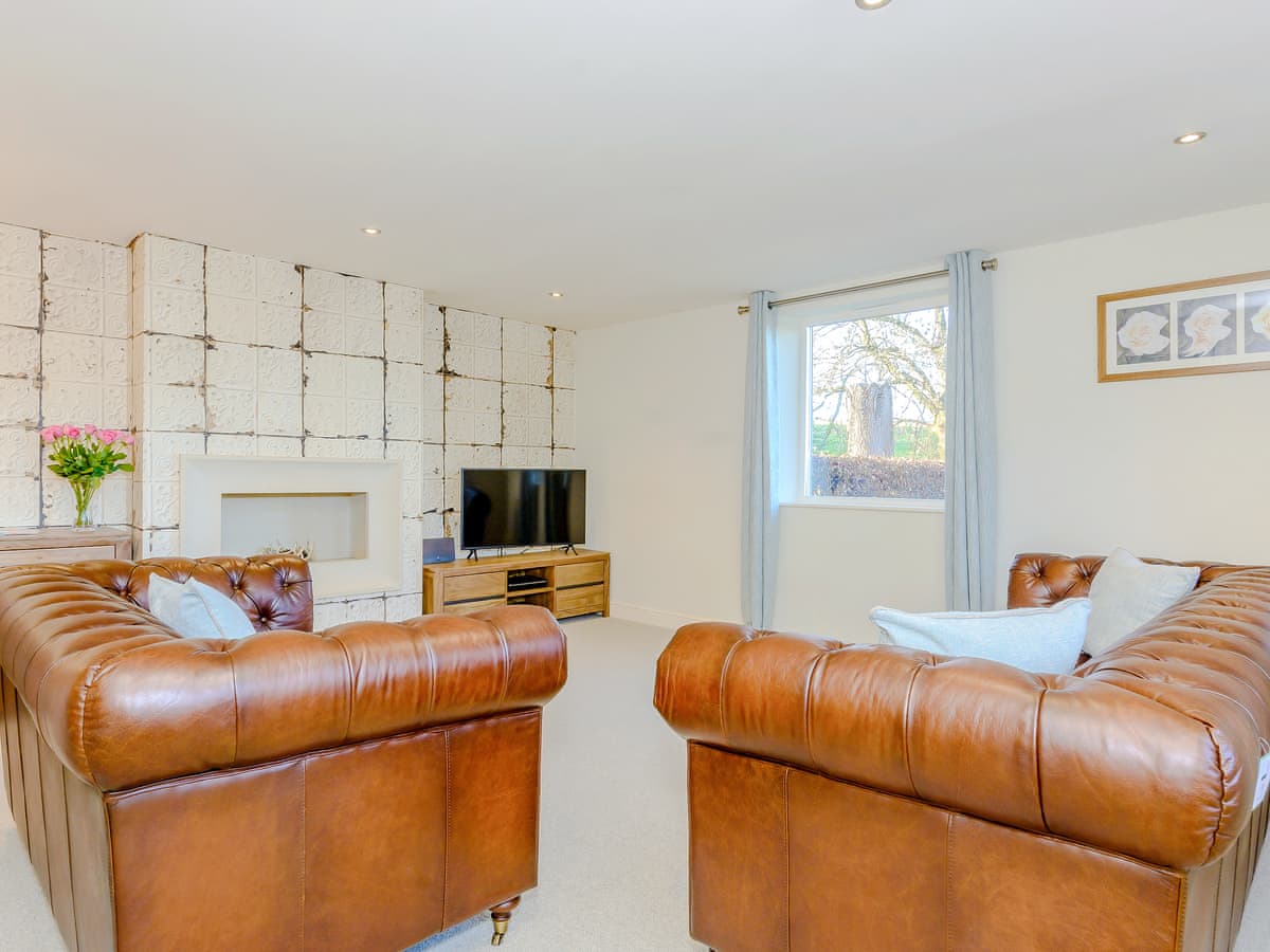 West Lodge - Holiday lodge in Central England - Image 3
