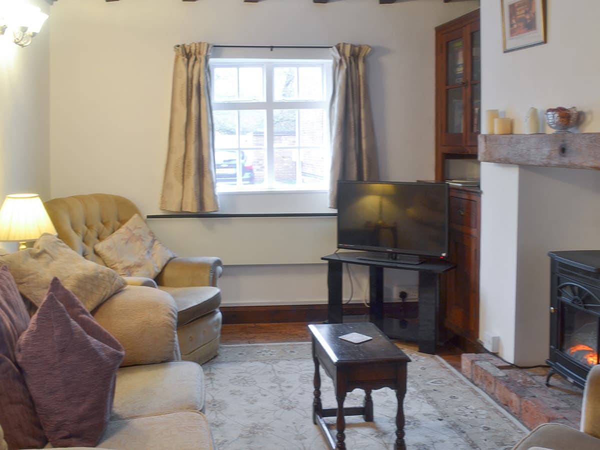 Swiss Cottage Ref E5375 In Alrewas Near Lichfield