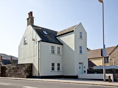 Elizabethan House In Portland Dorset Blue Chip Holidays