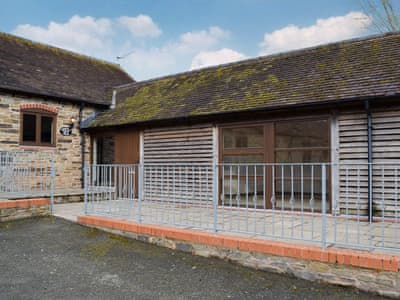 Honeysuckle Cottage Malvern View Country And Leisure Park Ref