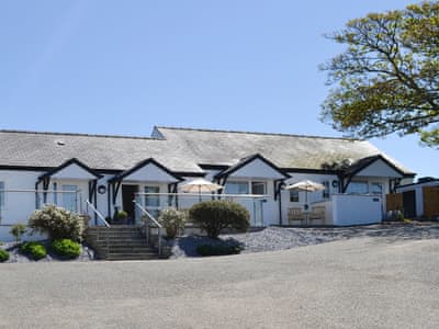 Lastra Farm Hotel Cottages Ysgubor Cottages In Anglesey Llyn